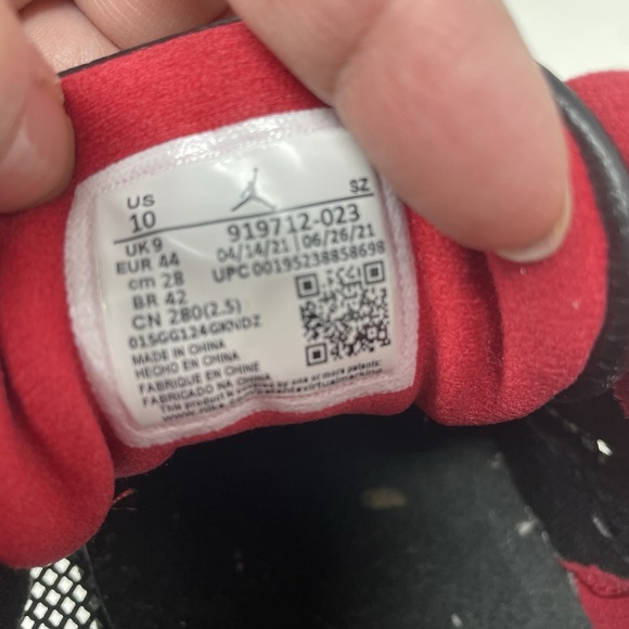 Air Jordan Retro 11 XI Low IE Mens Shoes Size 10 Bred Black 919712-023 Nike - Picture 9 of 10